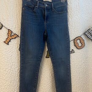 Levi's Women's Dark Blue Skinny Jeans